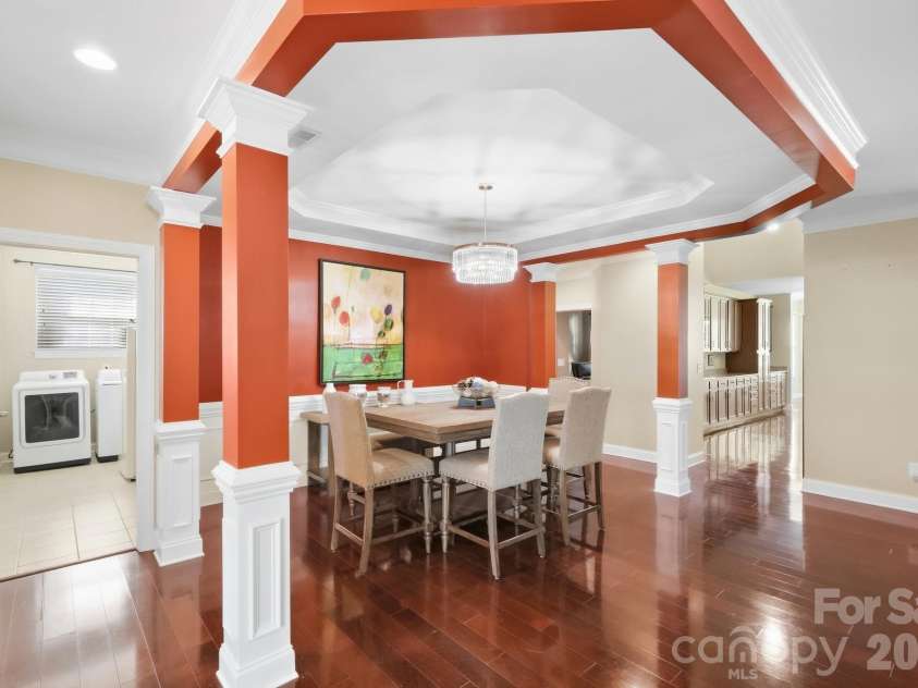 10110 Loch Lomond Drive, Charlotte, NC 28278.  MLS# CAR4428939, YatesRealty ID 55620. 