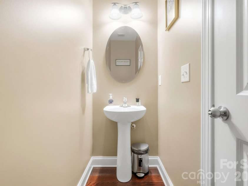 10110 Loch Lomond Drive, Charlotte, NC 28278.  MLS# CAR4428939, YatesRealty ID 55620. 