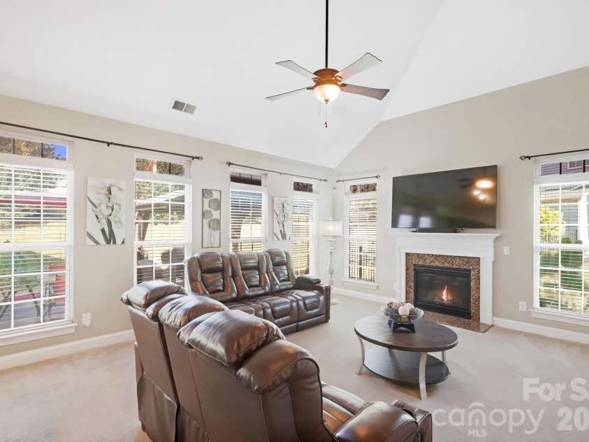 10110 Loch Lomond Drive, Charlotte, NC 28278.  MLS# CAR4428939, YatesRealty ID 55620. 