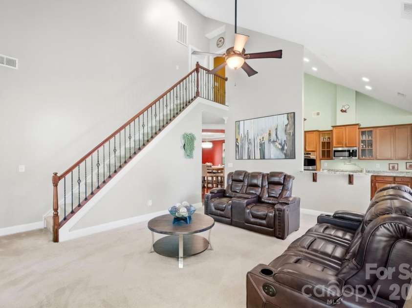 10110 Loch Lomond Drive, Charlotte, NC 28278.  MLS# CAR4428939, YatesRealty ID 55620. 