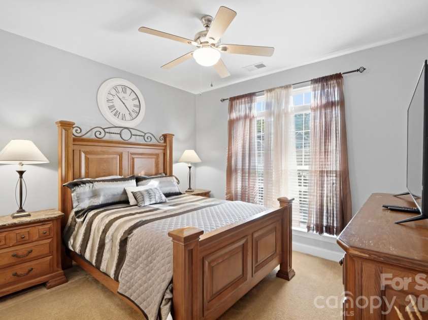 10110 Loch Lomond Drive, Charlotte, NC 28278.  MLS# CAR4428939, YatesRealty ID 55620. 