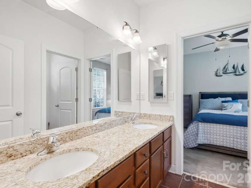 10110 Loch Lomond Drive, Charlotte, NC 28278.  MLS# CAR4428939, YatesRealty ID 55620. 