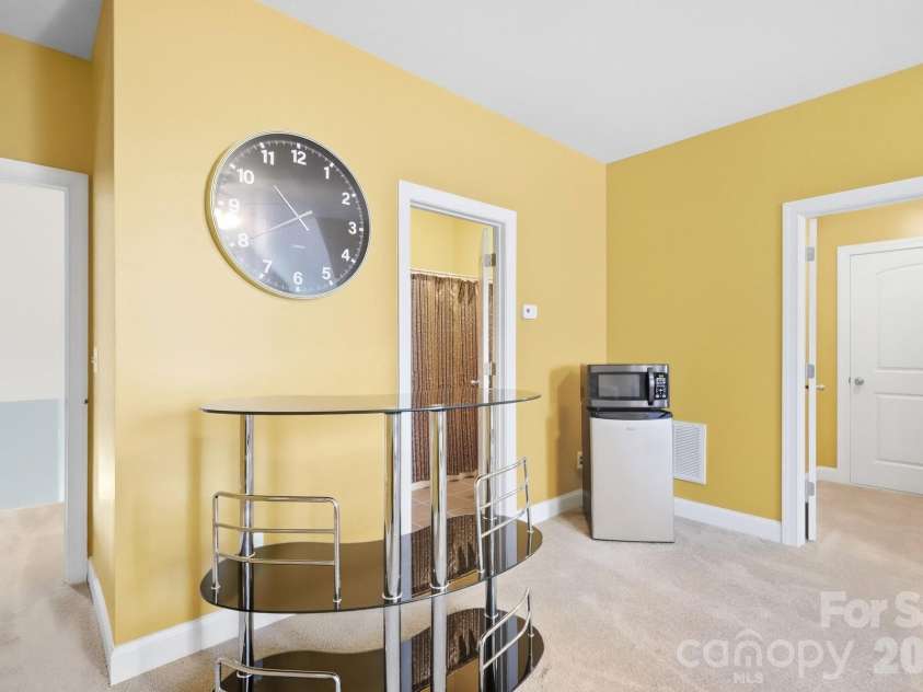 10110 Loch Lomond Drive, Charlotte, NC 28278.  MLS# CAR4428939, YatesRealty ID 55620. 