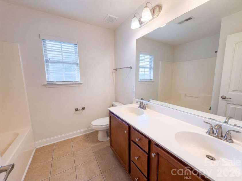 2633 Park Ridge Boulevard, Rock Hill, SC 29732.  MLS# CAR4433046, YatesRealty ID 55621. 