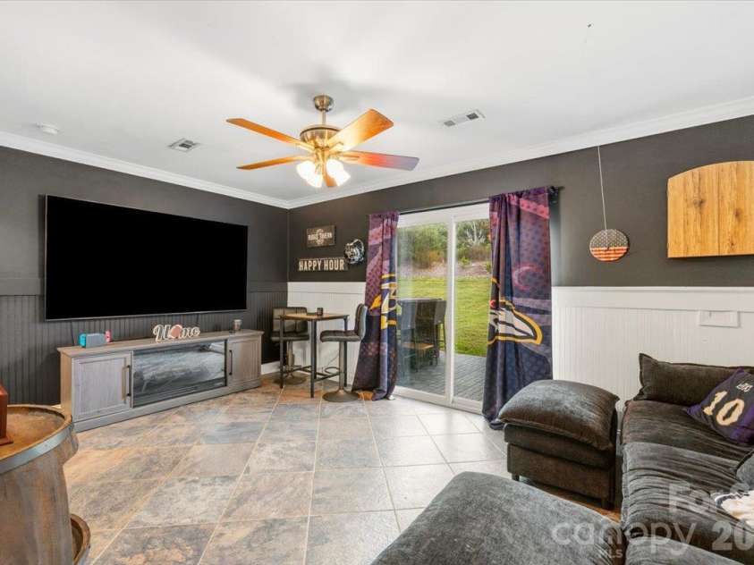 106 River Glen Drive, Morganton, NC 28655.  MLS# CAR4432425, YatesRealty ID 55622. Entertaining Space