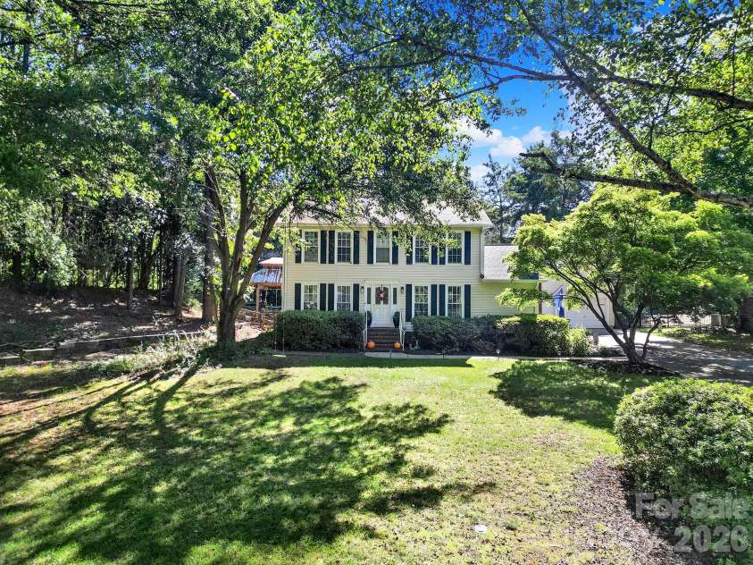 1219 Honeybee Trail, Fort Mill, SC 29715.  MLS# CAR4432004, YatesRealty ID 55625. 