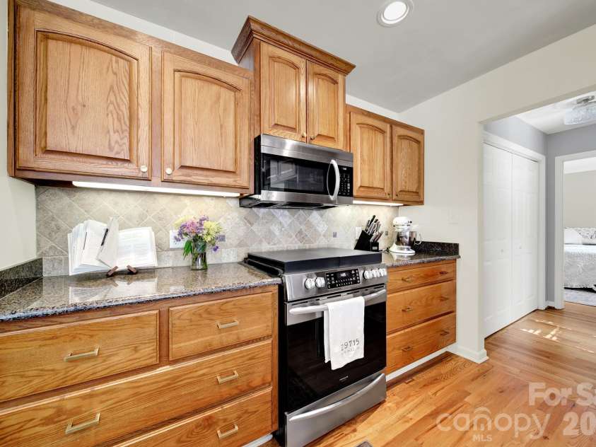 1219 Honeybee Trail, Fort Mill, SC 29715.  MLS# CAR4432004, YatesRealty ID 55625. 