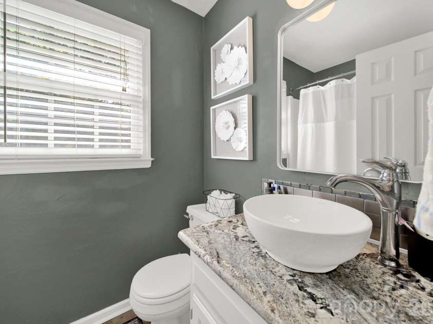 1219 Honeybee Trail, Fort Mill, SC 29715.  MLS# CAR4432004, YatesRealty ID 55625. 