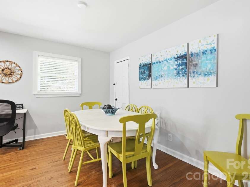 1721 Dallas Avenue, Charlotte, NC 28205.  MLS# CAR4431897, YatesRealty ID 55626. Large Dining Area