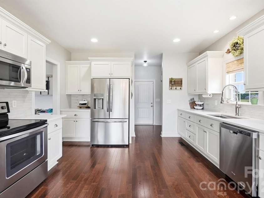 4004 Camden Oaks Lane, Monroe, NC 28110.  MLS# CAR4428200, YatesRealty ID 55628. Chef's Kitchen