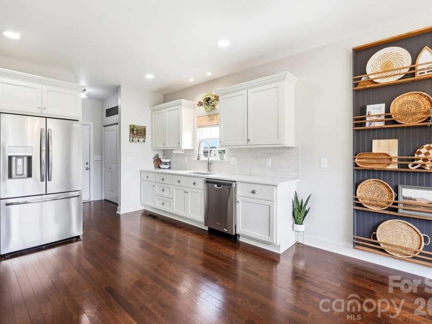 4004 Camden Oaks Lane, Monroe, NC 28110.  MLS# CAR4428200, YatesRealty ID 55628. Chef's Kitchen