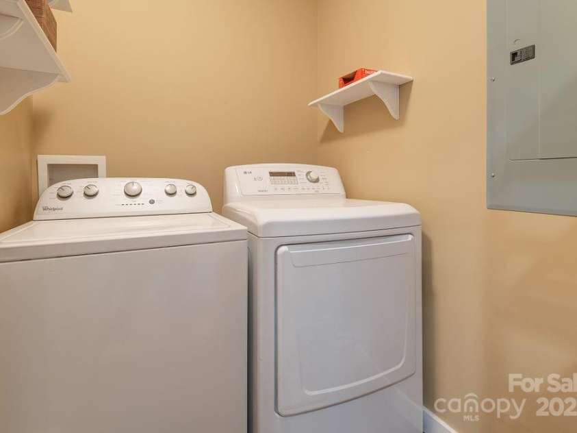 29 Herringbone Drive, Asheville, NC 28806.  MLS# CAR4238348, YatesRealty ID 5563. 