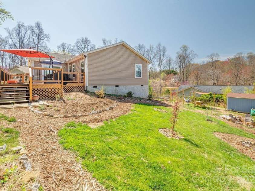 29 Herringbone Drive, Asheville, NC 28806.  MLS# CAR4238348, YatesRealty ID 5563. 