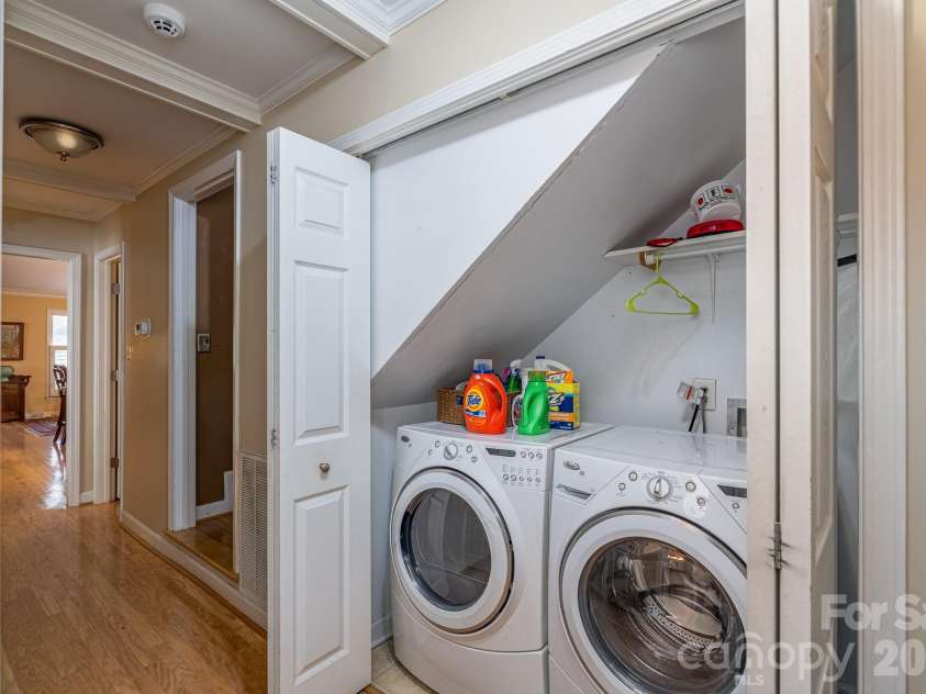 838 Bridgewood Drive, Rock Hill, SC 29732.  MLS# CAR4358765, YatesRealty ID 5563. Laundry on main level