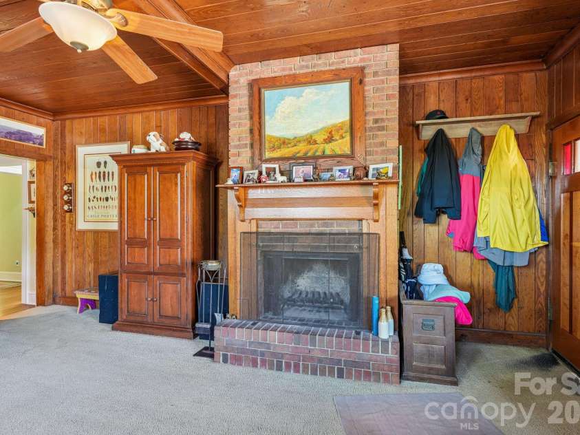 6007 Statesville Road, Charlotte, NC 28269.  MLS# CAR4432976, YatesRealty ID 55631. 