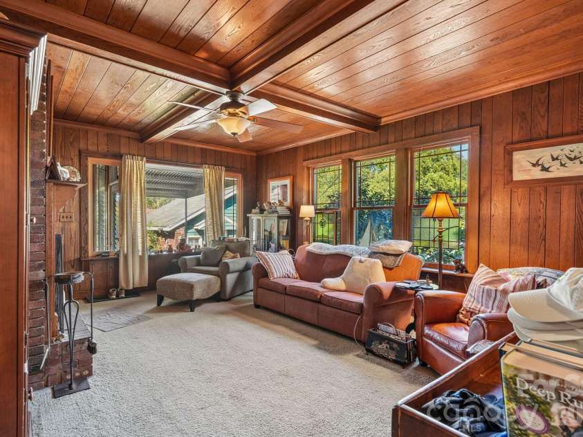 6007 Statesville Road, Charlotte, NC 28269.  MLS# CAR4432976, YatesRealty ID 55631. 