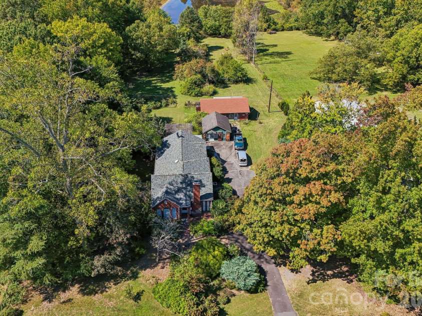 6007 Statesville Road, Charlotte, NC 28269.  MLS# CAR4432976, YatesRealty ID 55631. 