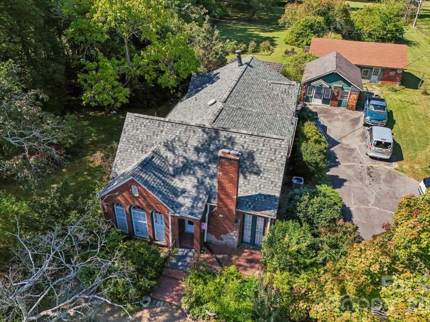 6007 Statesville Road, Charlotte, NC 28269.  MLS# CAR4432976, YatesRealty ID 55631. 