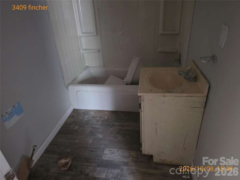 3409 Fincher Road, Matthews, NC 28104.  MLS# CAR4432905, YatesRealty ID 55633. 