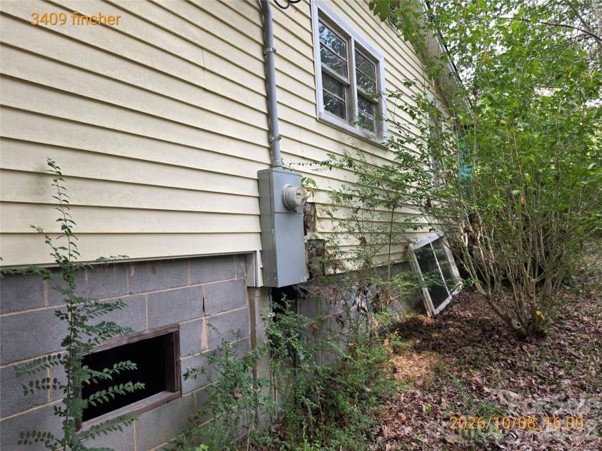 3409 Fincher Road, Matthews, NC 28104.  MLS# CAR4432905, YatesRealty ID 55633. 