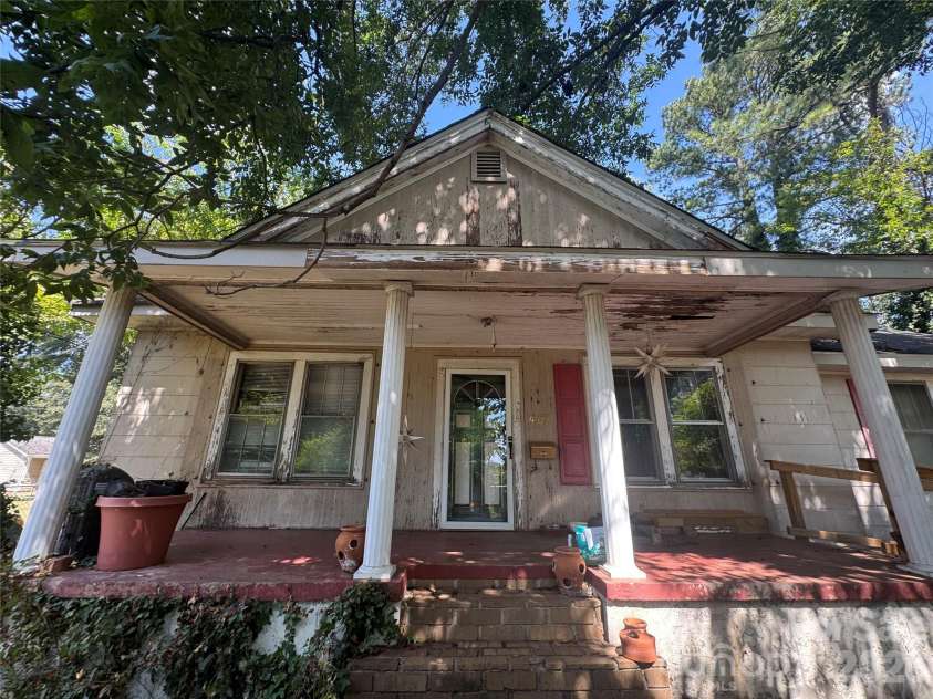 408 Davidson Avenue, Gastonia, NC 28054.  MLS# CAR4428025, YatesRealty ID 55634. 