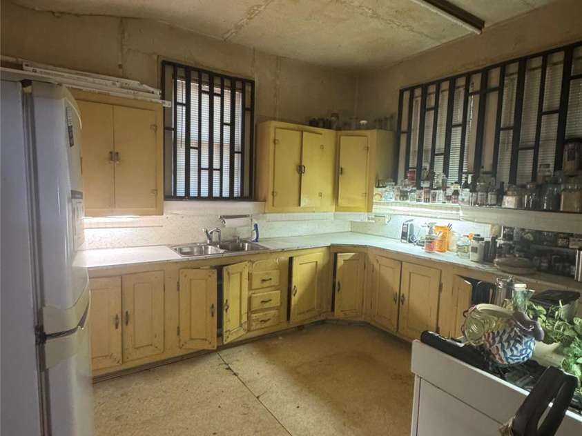 408 Davidson Avenue, Gastonia, NC 28054.  MLS# CAR4428025, YatesRealty ID 55634. 
