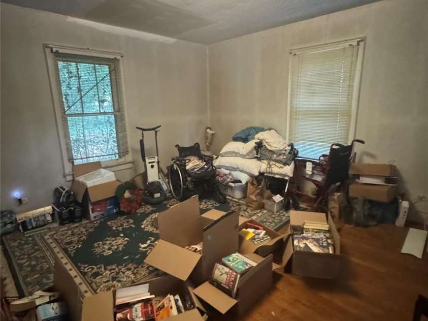 408 Davidson Avenue, Gastonia, NC 28054.  MLS# CAR4428025, YatesRealty ID 55634. 