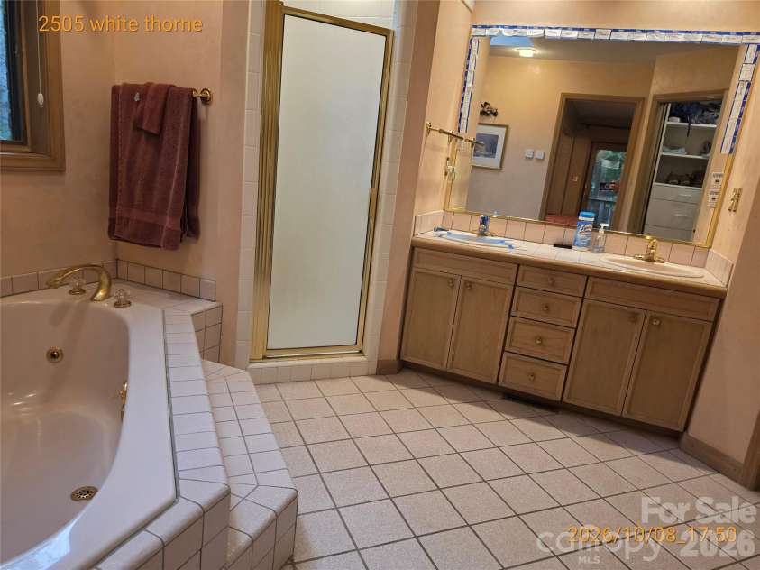 2505 White Thorne Lane, Waxhaw, NC 28173.  MLS# CAR4430251, YatesRealty ID 55635. 