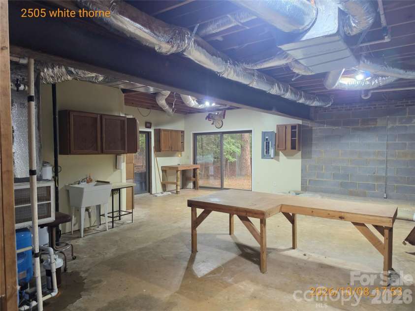 2505 White Thorne Lane, Waxhaw, NC 28173.  MLS# CAR4430251, YatesRealty ID 55635. 