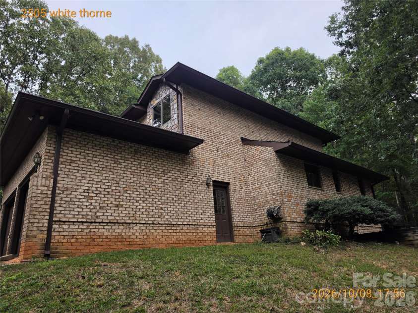 2505 White Thorne Lane, Waxhaw, NC 28173.  MLS# CAR4430251, YatesRealty ID 55635. 