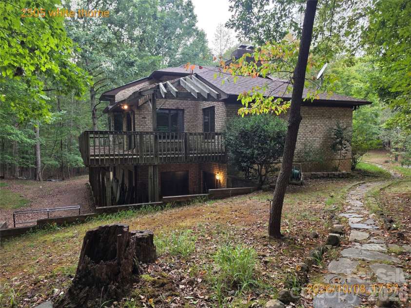 2505 White Thorne Lane, Waxhaw, NC 28173.  MLS# CAR4430251, YatesRealty ID 55635. 