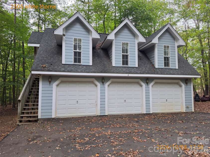 2505 White Thorne Lane, Waxhaw, NC 28173.  MLS# CAR4430251, YatesRealty ID 55635. 