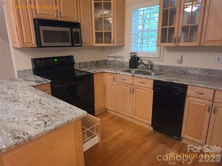 2505 White Thorne Lane, Waxhaw, NC 28173.  MLS# CAR4430251, YatesRealty ID 55635. 