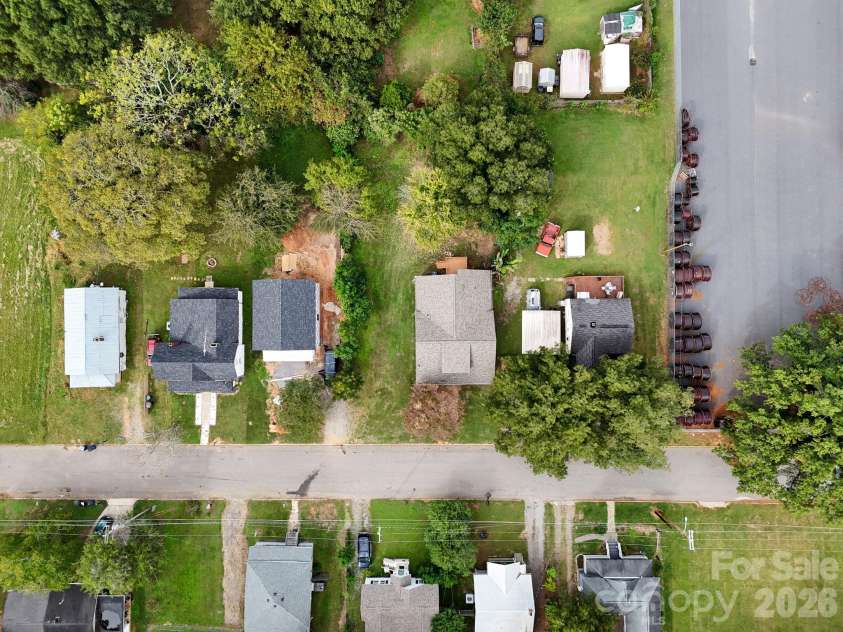 1014 8th Street, Statesville, NC 28677.  MLS# CAR4428447, YatesRealty ID 55636. 