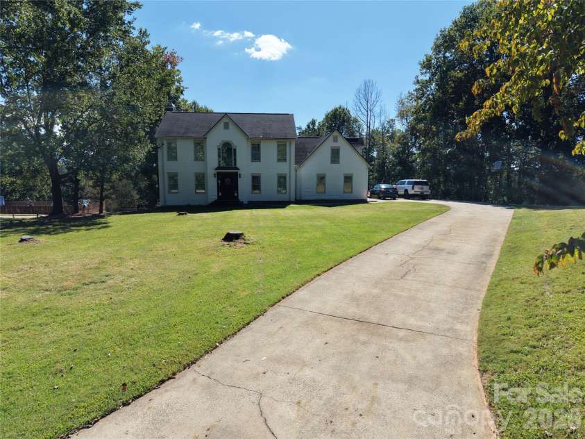 316 La Foret Drive, Morganton, NC 28655.  MLS# CAR4432541, YatesRealty ID 55637. 