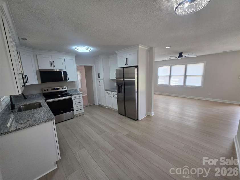 421 Nixon Road, Statesville, NC 28625.  MLS# CAR4430934, YatesRealty ID 55639. 