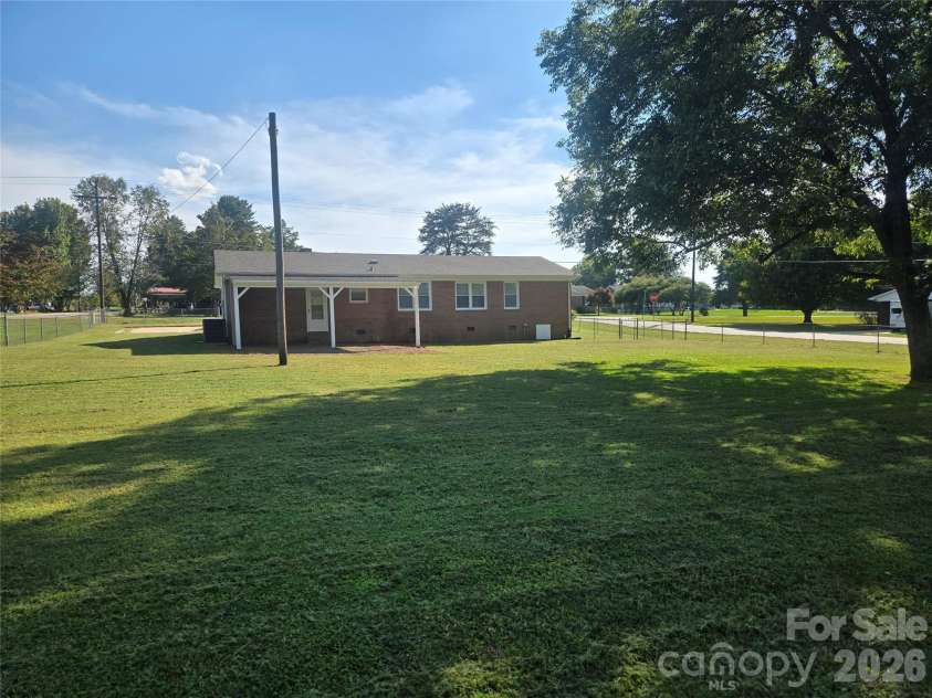 421 Nixon Road, Statesville, NC 28625.  MLS# CAR4430934, YatesRealty ID 55639. Rear view