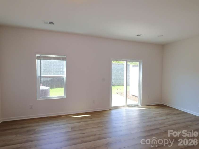 380 Hendley Drive, York, SC 29745.  MLS# CAR4360500, YatesRealty ID 5564. Family room