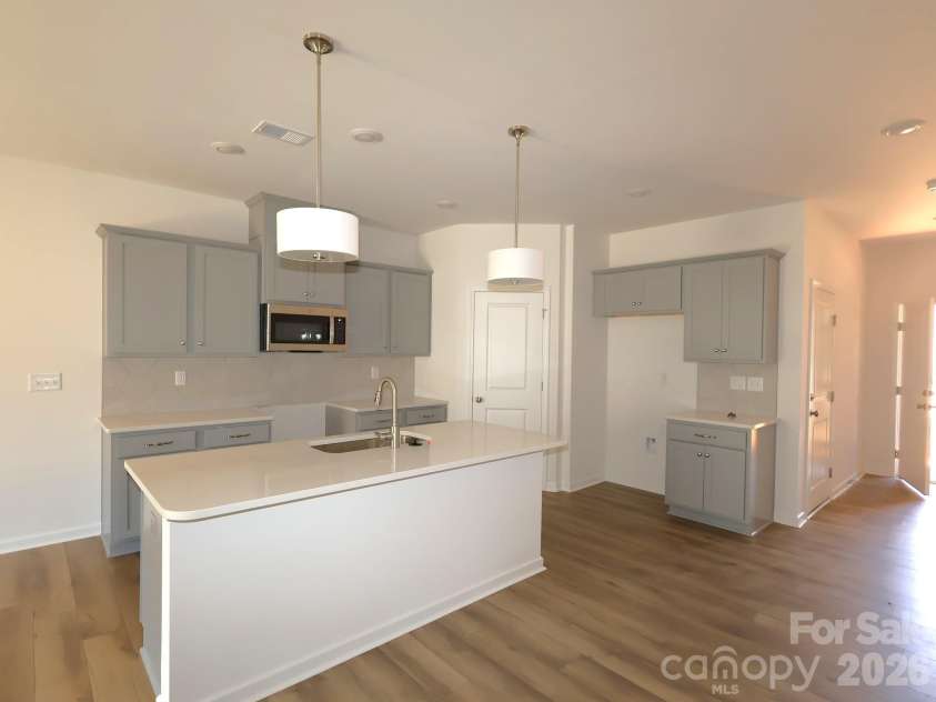 380 Hendley Drive, York, SC 29745.  MLS# CAR4360500, YatesRealty ID 5564. Kitchen