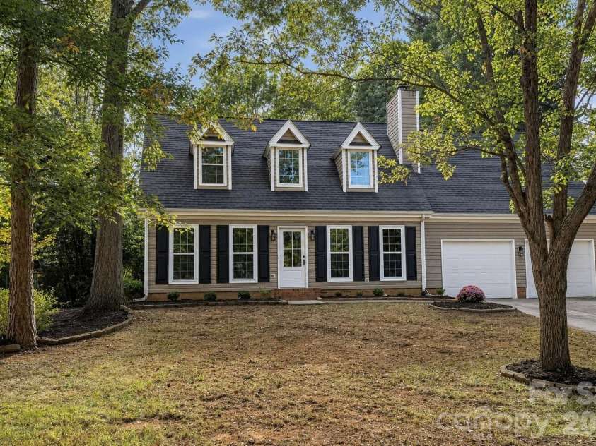 10320 Conistan Place, Cornelius, NC 28031.  MLS# CAR4432638, YatesRealty ID 55641. 