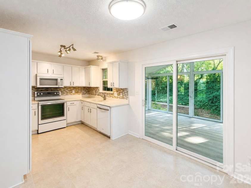 10320 Conistan Place, Cornelius, NC 28031.  MLS# CAR4432638, YatesRealty ID 55641. 
