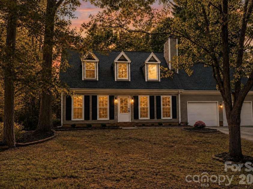 10320 Conistan Place, Cornelius, NC 28031.  MLS# CAR4432638, YatesRealty ID 55641. 