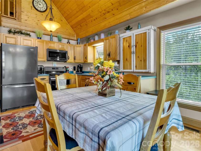 206 Sams Trail, Waynesville, NC 28786.  MLS# CAR4433077, YatesRealty ID 55642. 