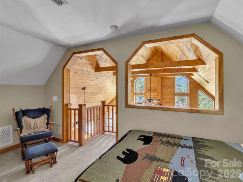 206 Sams Trail, Waynesville, NC 28786.  MLS# CAR4433077, YatesRealty ID 55642. 