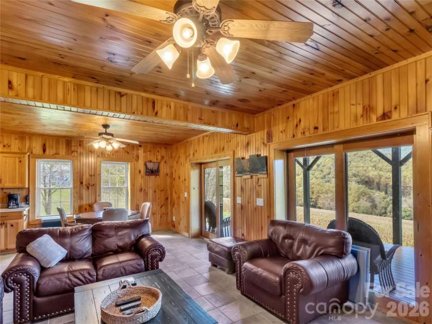 206 Sams Trail, Waynesville, NC 28786.  MLS# CAR4433077, YatesRealty ID 55642. 