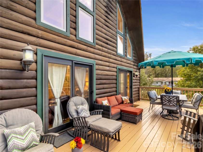 206 Sams Trail, Waynesville, NC 28786.  MLS# CAR4433077, YatesRealty ID 55642. 
