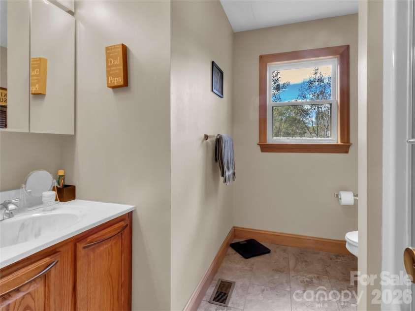 206 Sams Trail, Waynesville, NC 28786.  MLS# CAR4433077, YatesRealty ID 55642. 