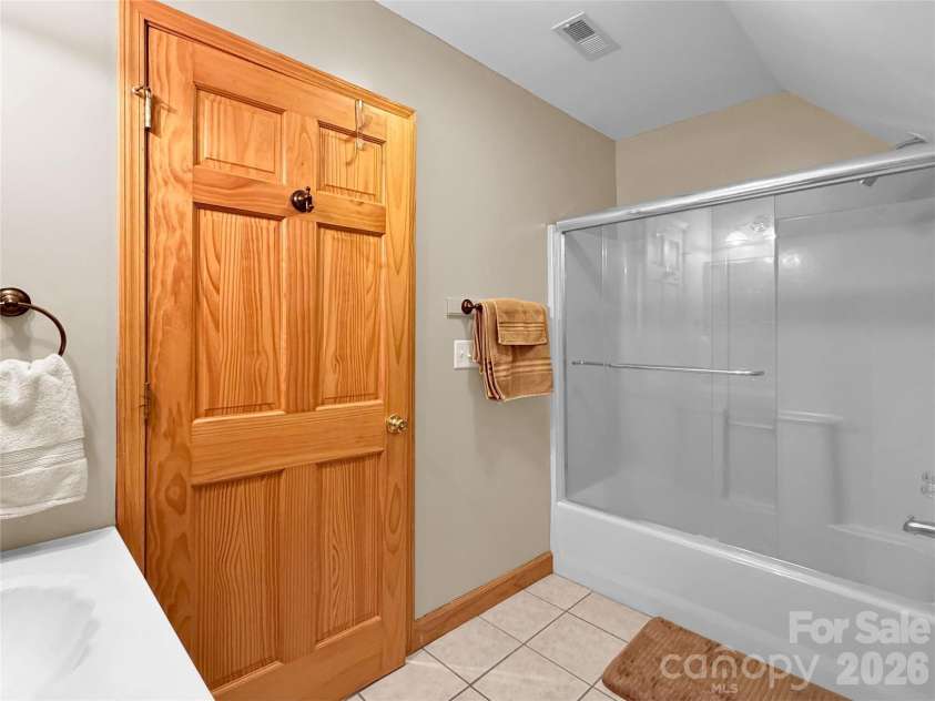 206 Sams Trail, Waynesville, NC 28786.  MLS# CAR4433077, YatesRealty ID 55642. 