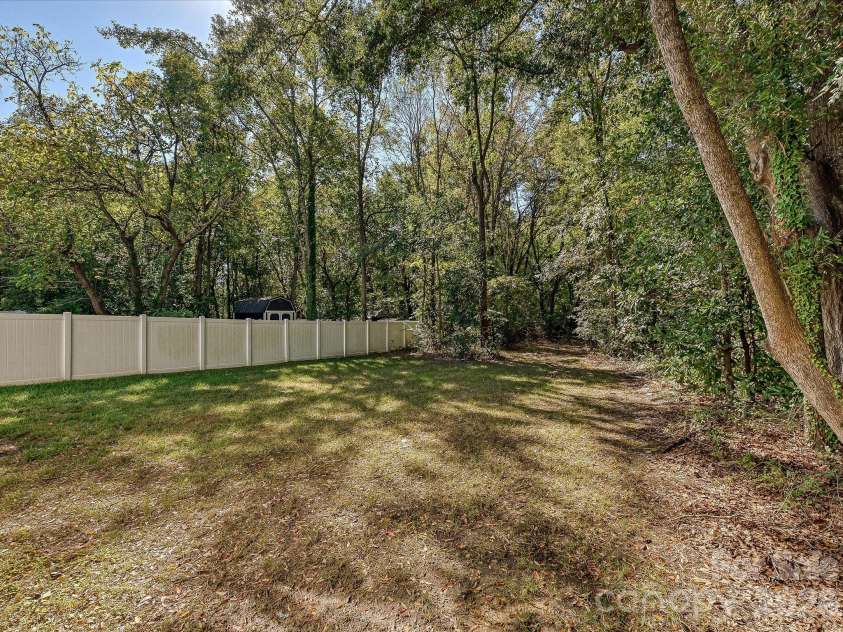 914 Flint Street Extension, Rock Hill, SC 29730.  MLS# CAR4432711, YatesRealty ID 55643. Large flat back yard