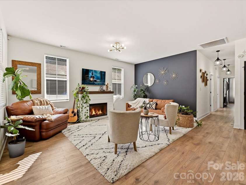 914 Flint Street Extension, Rock Hill, SC 29730.  MLS# CAR4432711, YatesRealty ID 55643. Open plan living room